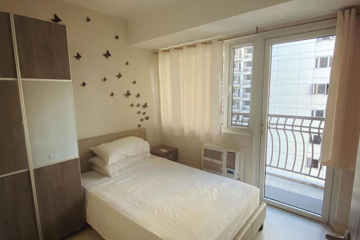 1 Bedroom Condo for Sale in SoleMare Parksuites, Baclaran, Parañaque, Metro Manila near LRT-1 EDSA