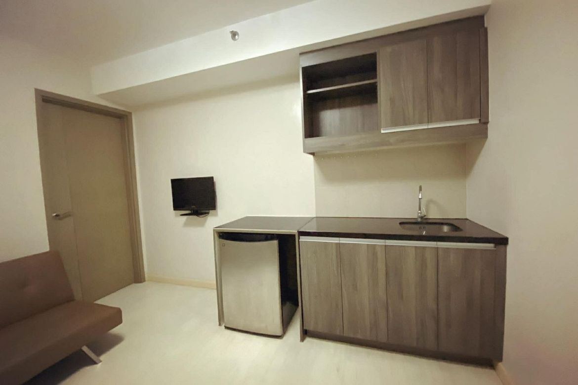 1 Bedroom Condo for Sale in SoleMare Parksuites, Baclaran, Parañaque, Metro Manila near LRT-1 EDSA – photo 2