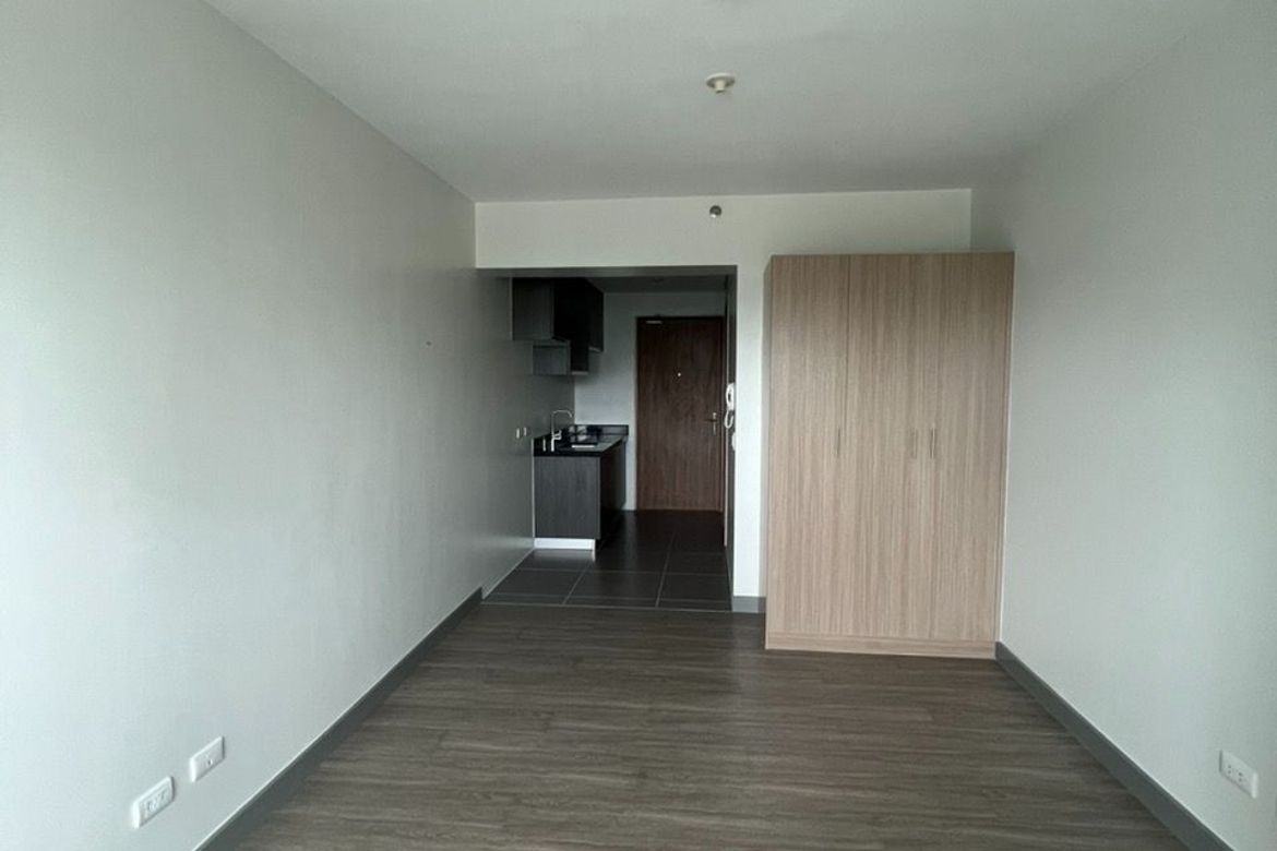 1 Bedroom Condo for Sale in The Connor at Greenhills, Greenhills, San Juan, Metro Manila near MRT-3 Santolan – photo 6