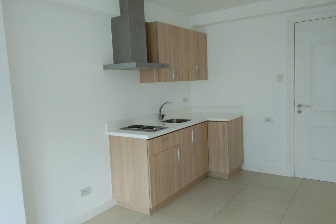 1 Bedroom Condo for Sale in The Residences at Commonwealth, Batasan Hills, Quezon City, Metro Manila – photo 3