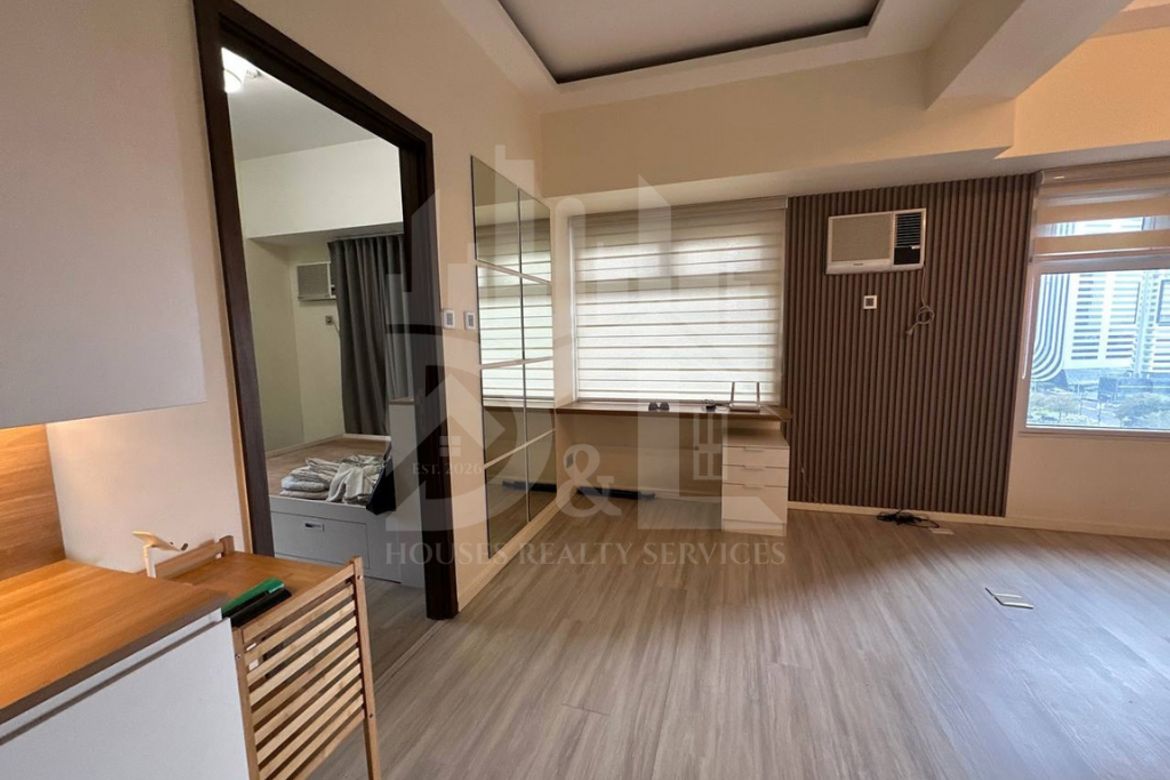 1 Bedroom Condo for Sale in The Trion Towers, BGC, Taguig
