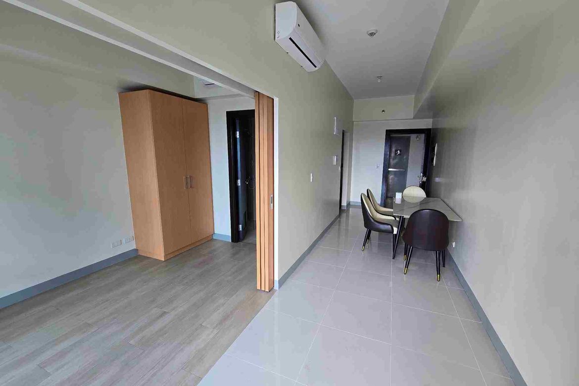 1 Bedroom Condo for Sale in Uptown Parksuites, BGC, Taguig – photo 4