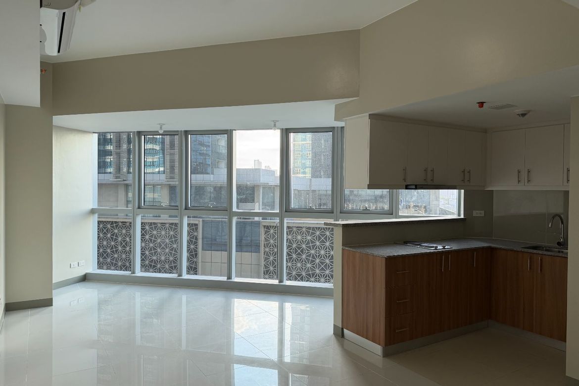 1 Bedroom Condo for Sale in Uptown Parksuites, BGC, Taguig, Metro Manila – photo 2