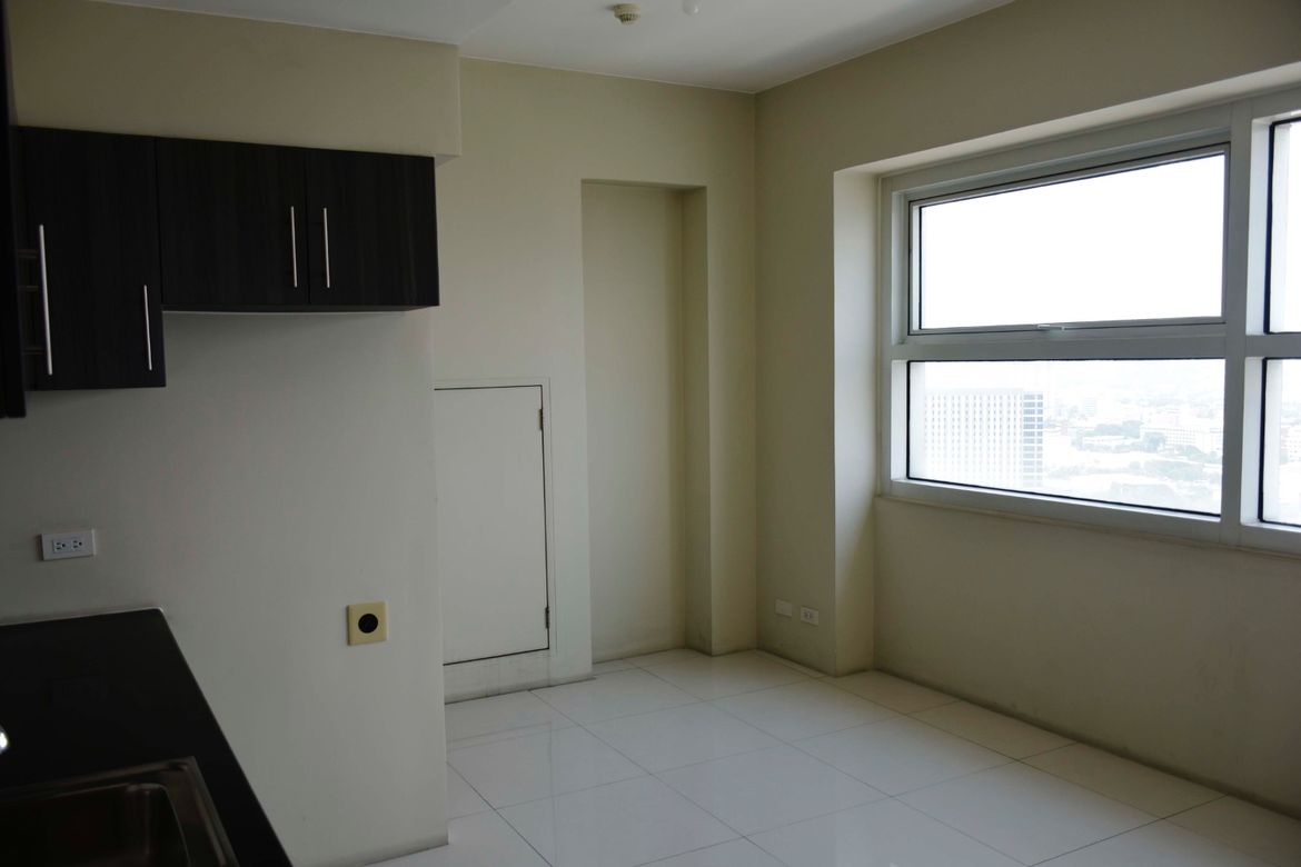 1 Bedroom Condo for Sale in Wil Tower, South Triangle, Quezon City, Metro Manila near MRT-3 Quezon Avenue – photo 4