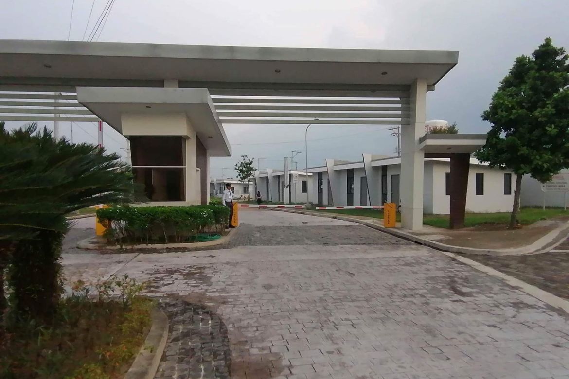 1 Bedroom House for Rent in Bundagul, Mabalacat, Pampanga photo 5