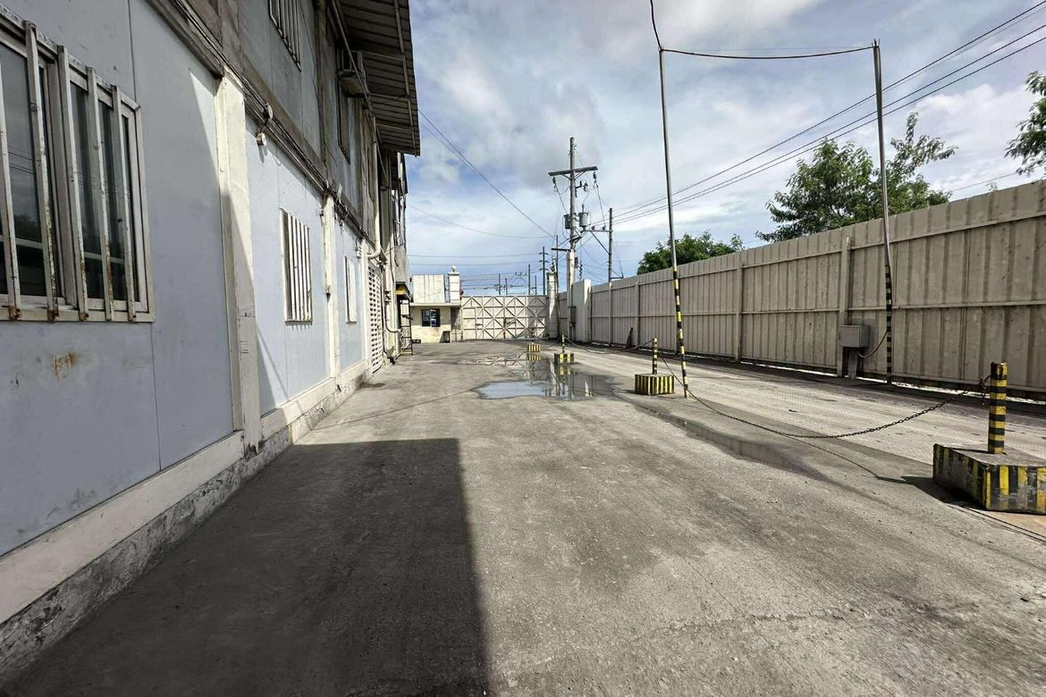 1 Bedroom Warehouse / Factory for Sale in Pulong Santa Cruz, Santa Rosa, Laguna – photo 4