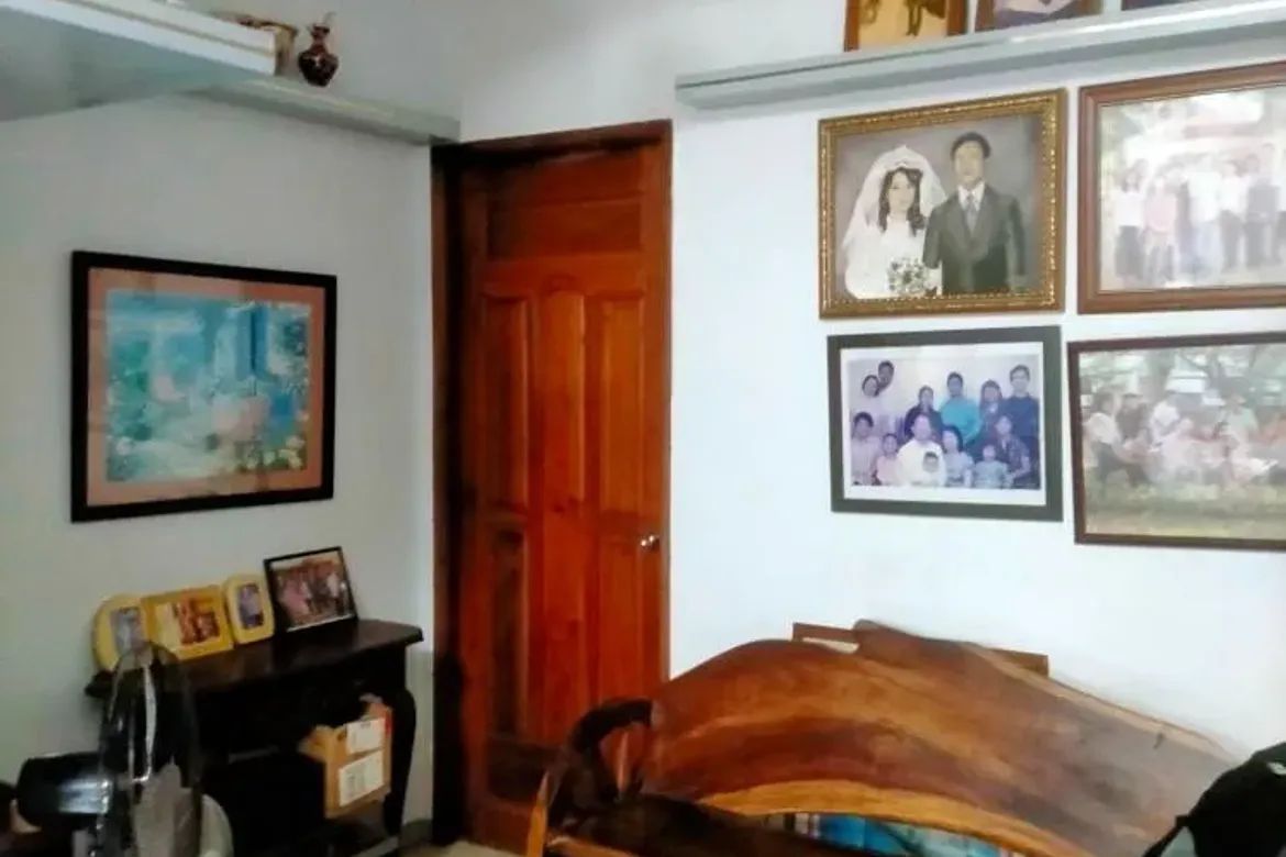 10 Bedroom House for Sale in Bangkal, Makati, Metro Manila near MRT-3 Magallanes – photo 2
