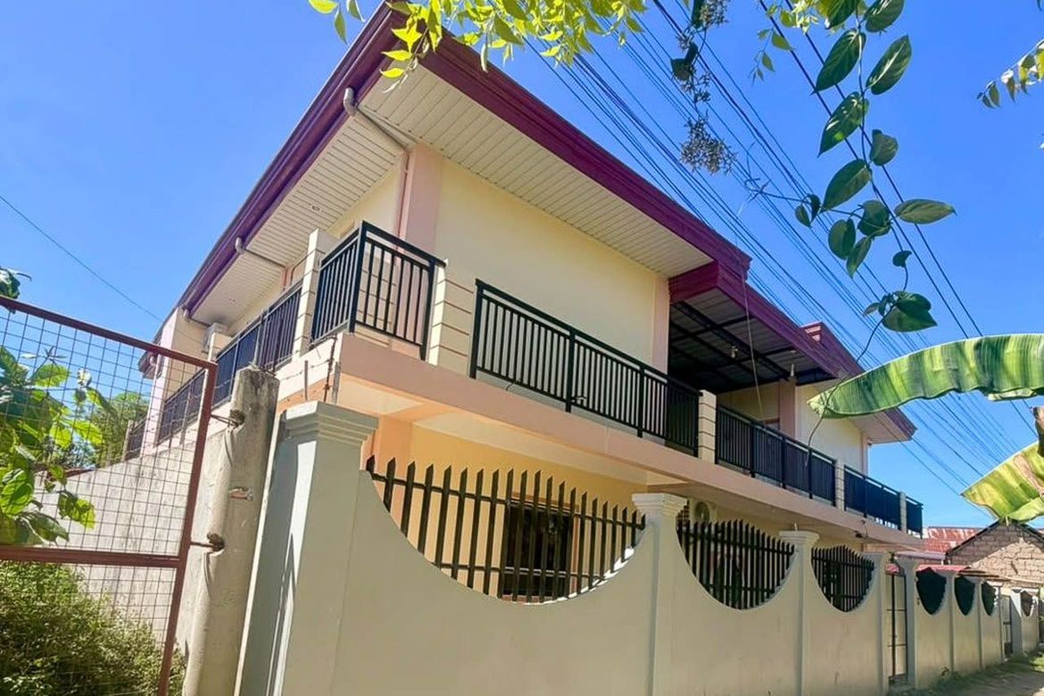 10 Bedroom House for Sale in Buagsong, Cordoba, Cebu