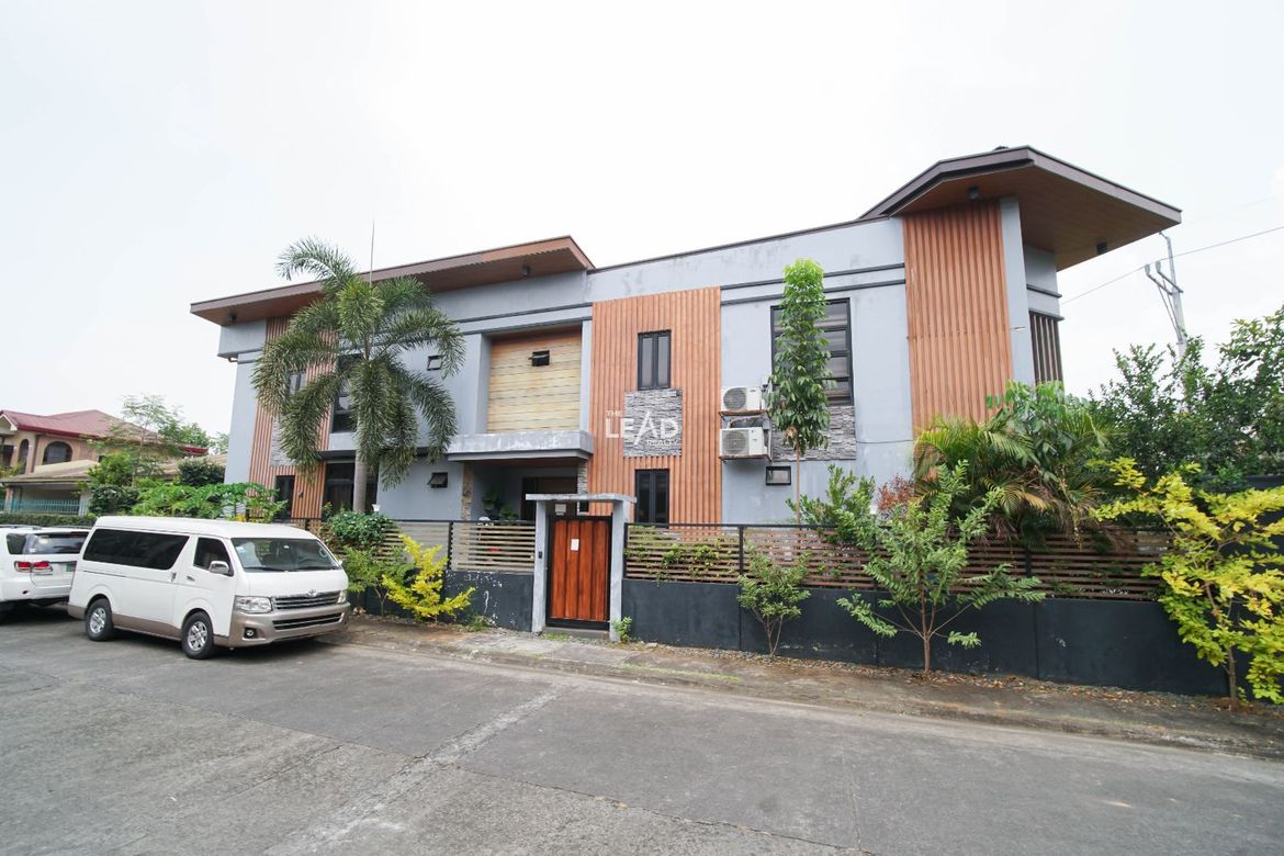 10 Bedroom House for Sale in Commonwealth, Quezon City, Metro Manila – photo 2