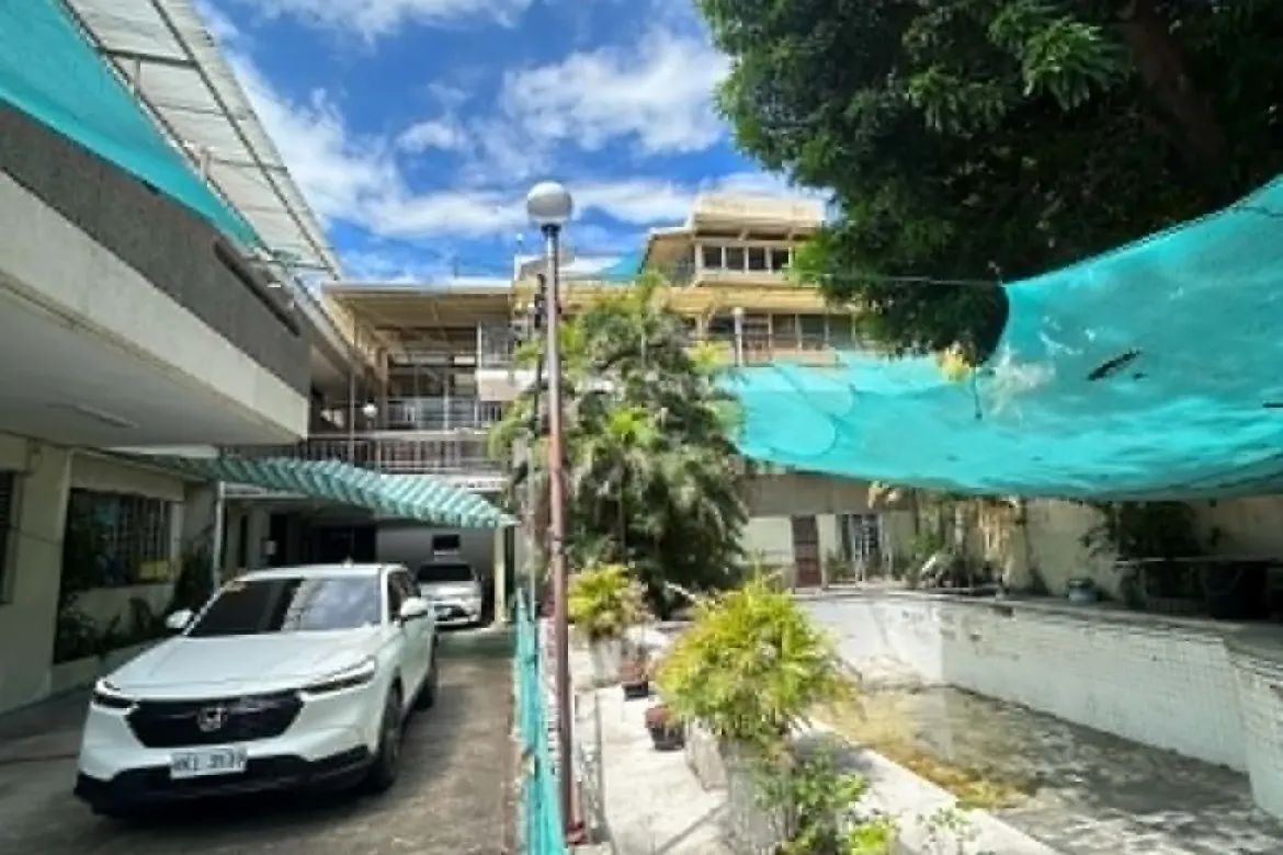 10 Bedroom House for Sale in Little Baguio, San Juan, Metro Manila