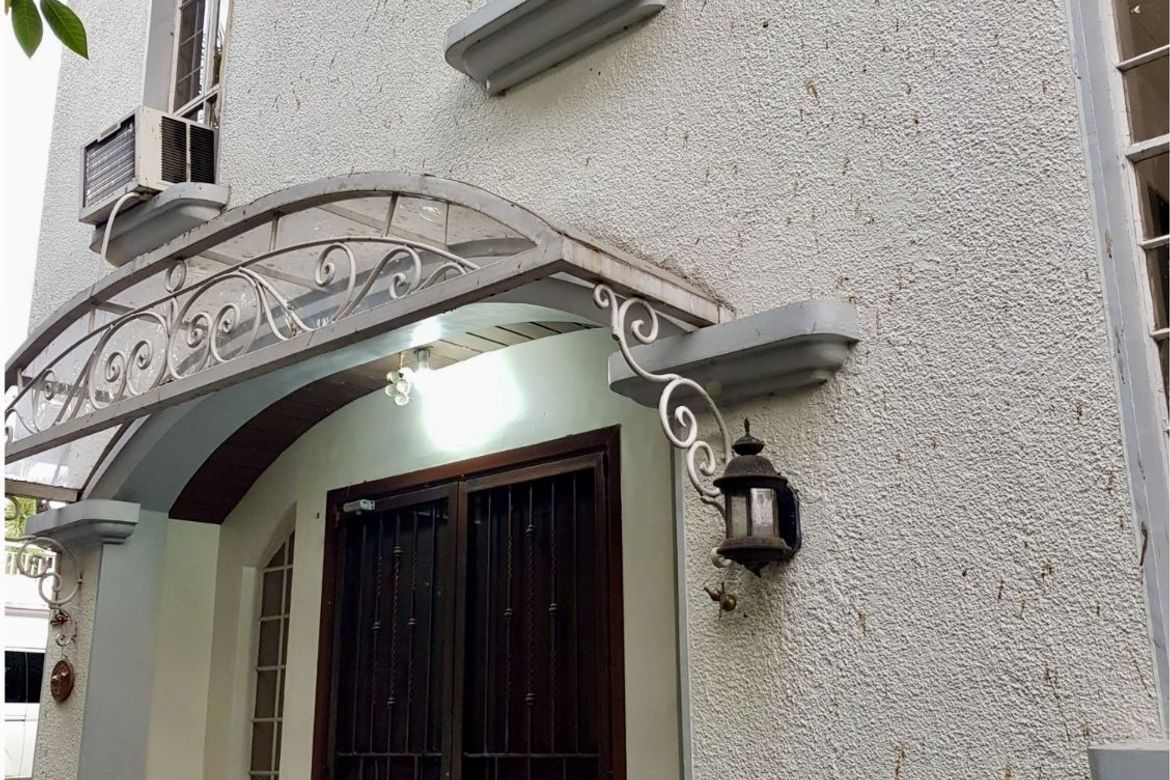 10 Bedroom House for Sale in Malanday, Marikina, Metro Manila