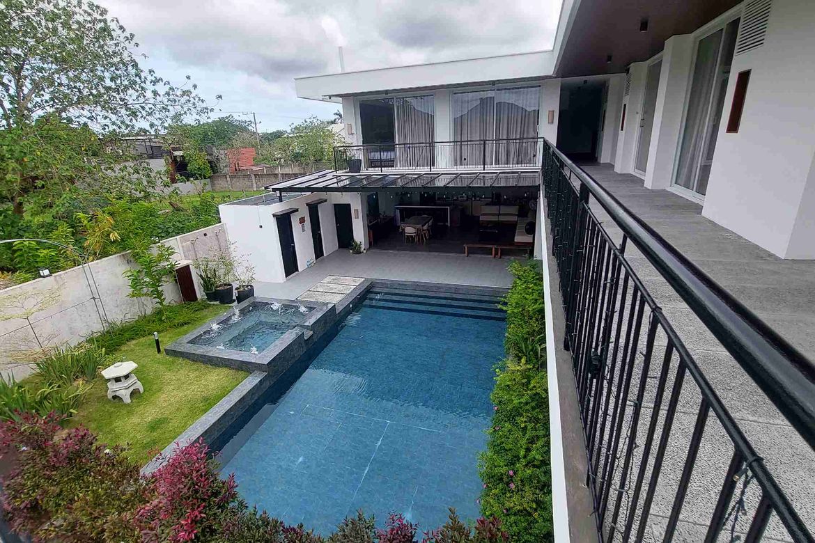 10 Bedroom House for Sale in Masaya, Bay, Laguna