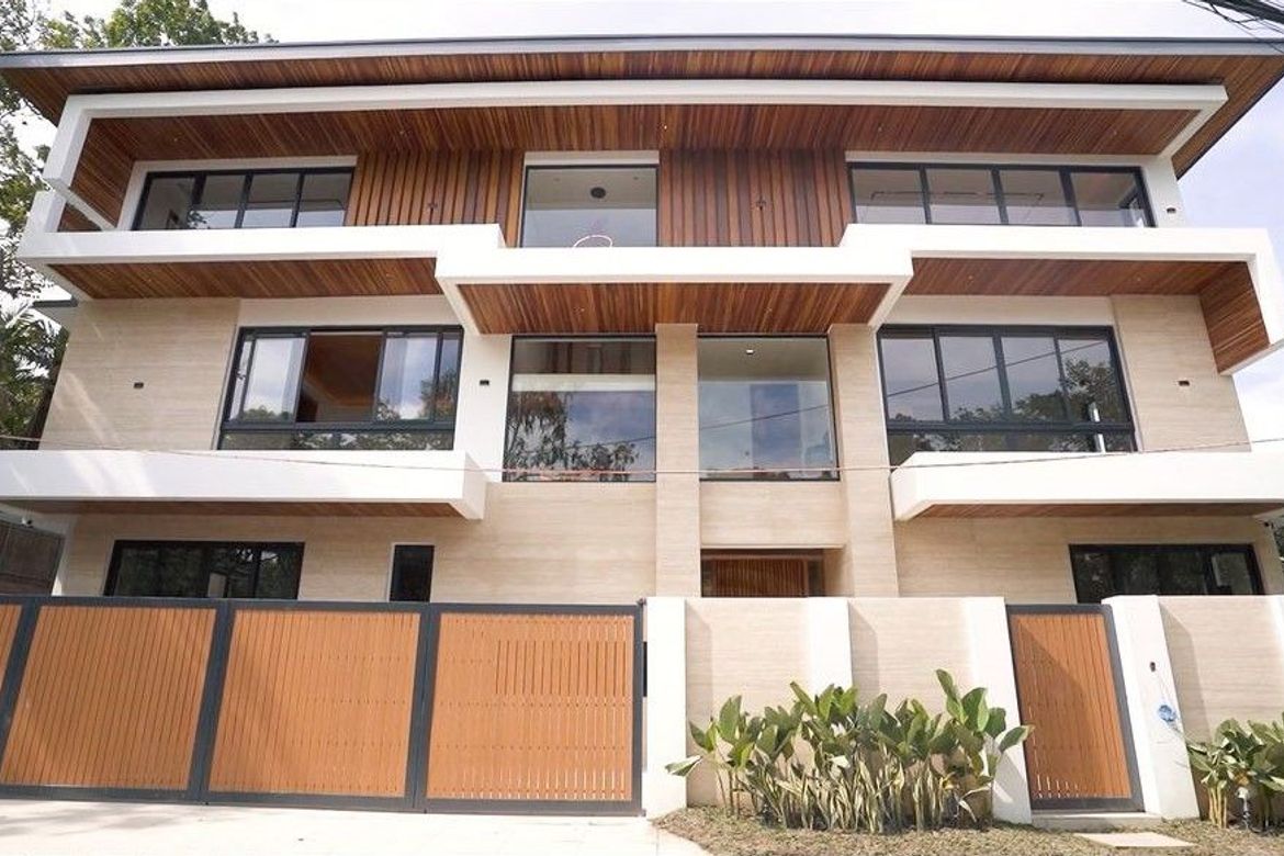 10 Bedroom House for Sale in New Alabang Village, Muntinlupa, Metro Manila