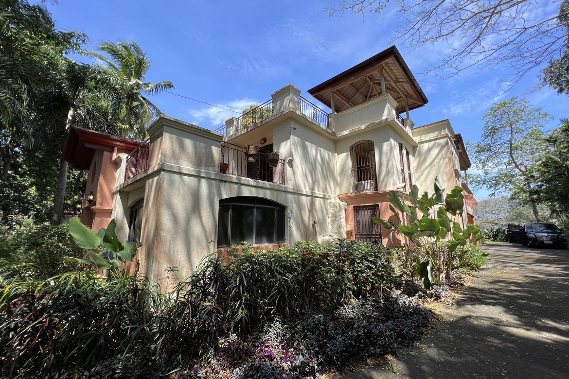 10 Bedroom House for Sale in Old Cabalan, Olongapo, Zambales – photo 7