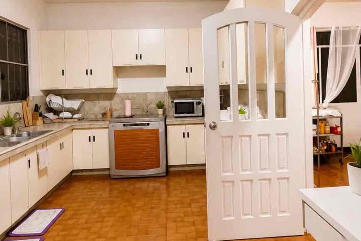 10 Bedroom House for Sale in Pasong Tamo, Quezon City, Metro Manila – photo 3
