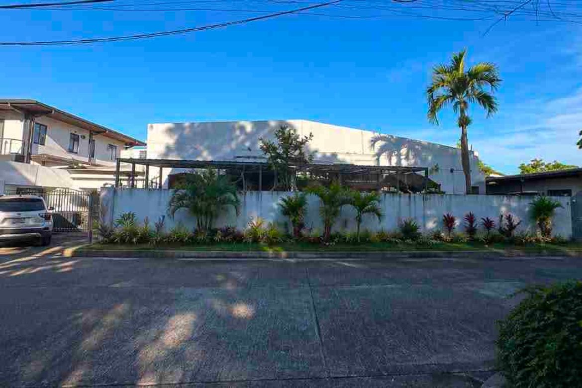 10 Bedroom House for Sale in Pasong Tamo, Quezon City, Metro Manila – photo 4
