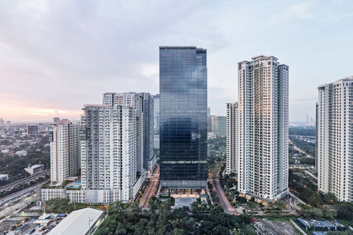 10 Bedroom Office for Sale in Bagong Pag-Asa, Quezon City, Metro Manila near MRT-3 Quezon Avenue