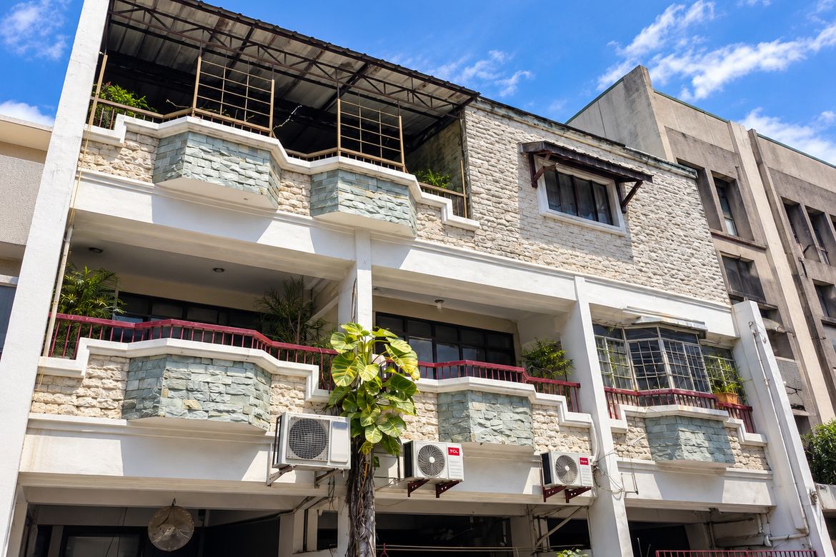 10 Bedroom Shophouse for Sale in Bel-Air, Makati, Metro Manila