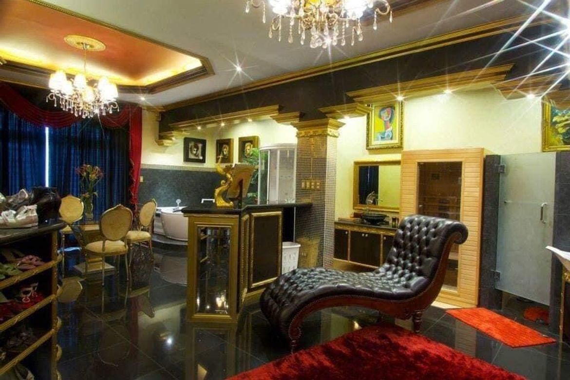 10 Bedroom Villa for Sale in Pansol, Quezon City, Metro Manila – photo 8