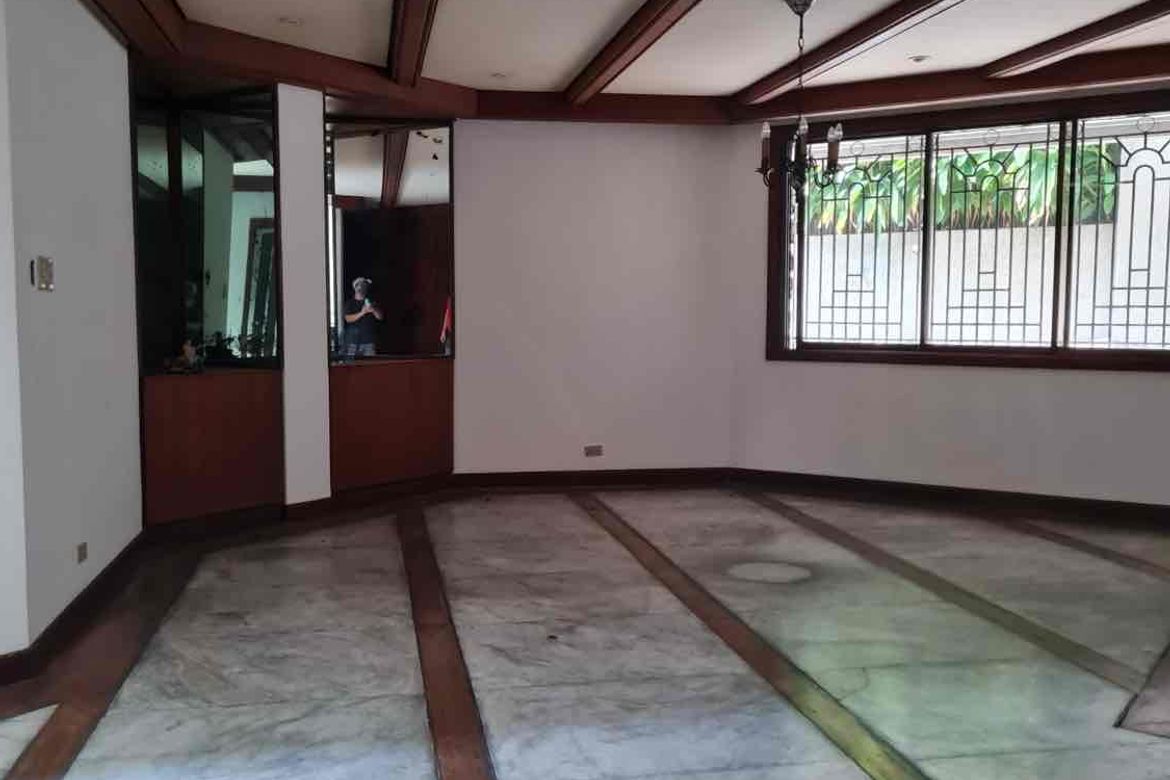 11 Bedroom House for Rent in White Plains, Quezon City, Metro Manila photo 4