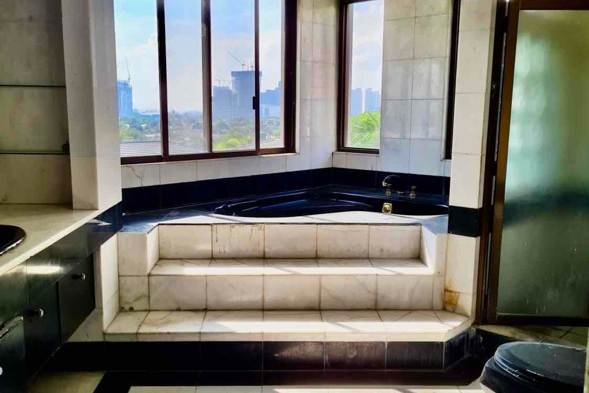 11 Bedroom House for Rent in White Plains, Quezon City, Metro Manila photo 8