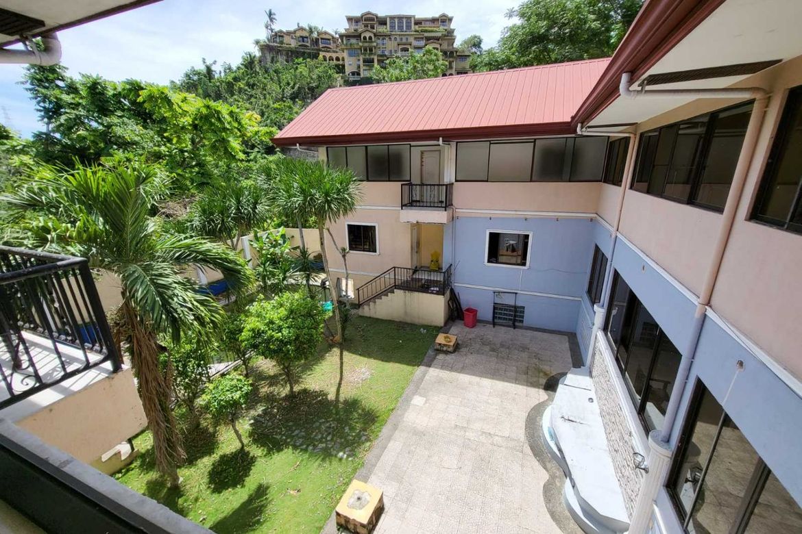 11 Bedroom House for Sale in Banilad, Cebu City, Cebu