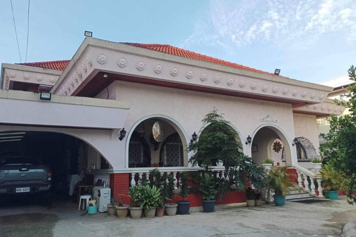 11 Bedroom House for Sale in Loyola Heights, Quezon City, Metro Manila – photo 2