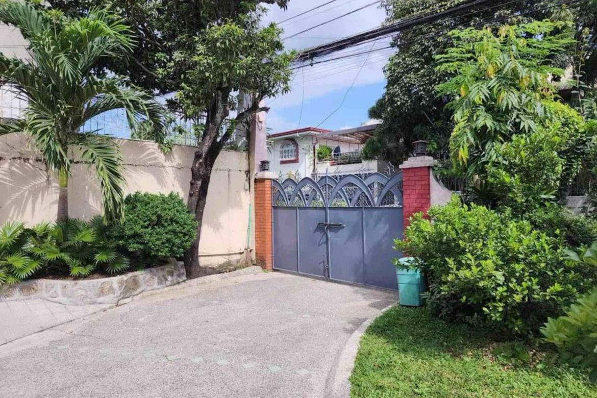 11 Bedroom House for Sale in Loyola Heights, Quezon City, Metro Manila – photo 3