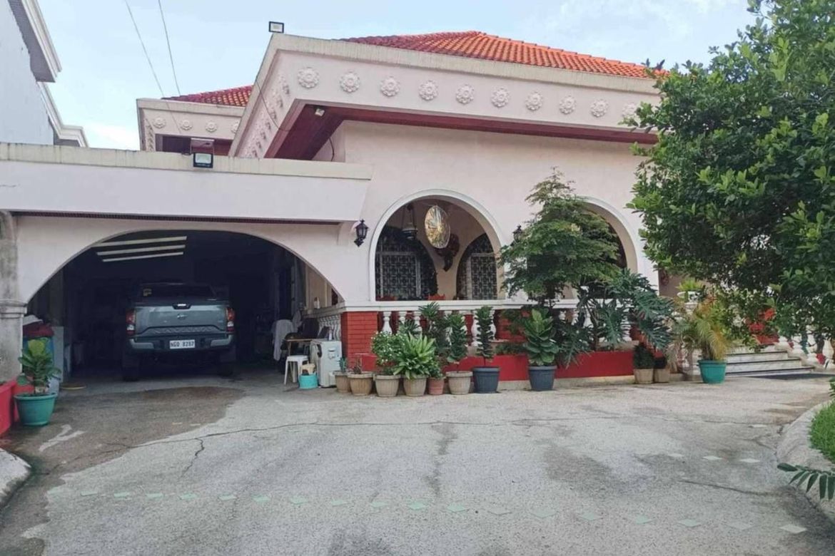 11 Bedroom House for Sale in Loyola Heights, Quezon City, Metro Manila – photo 5