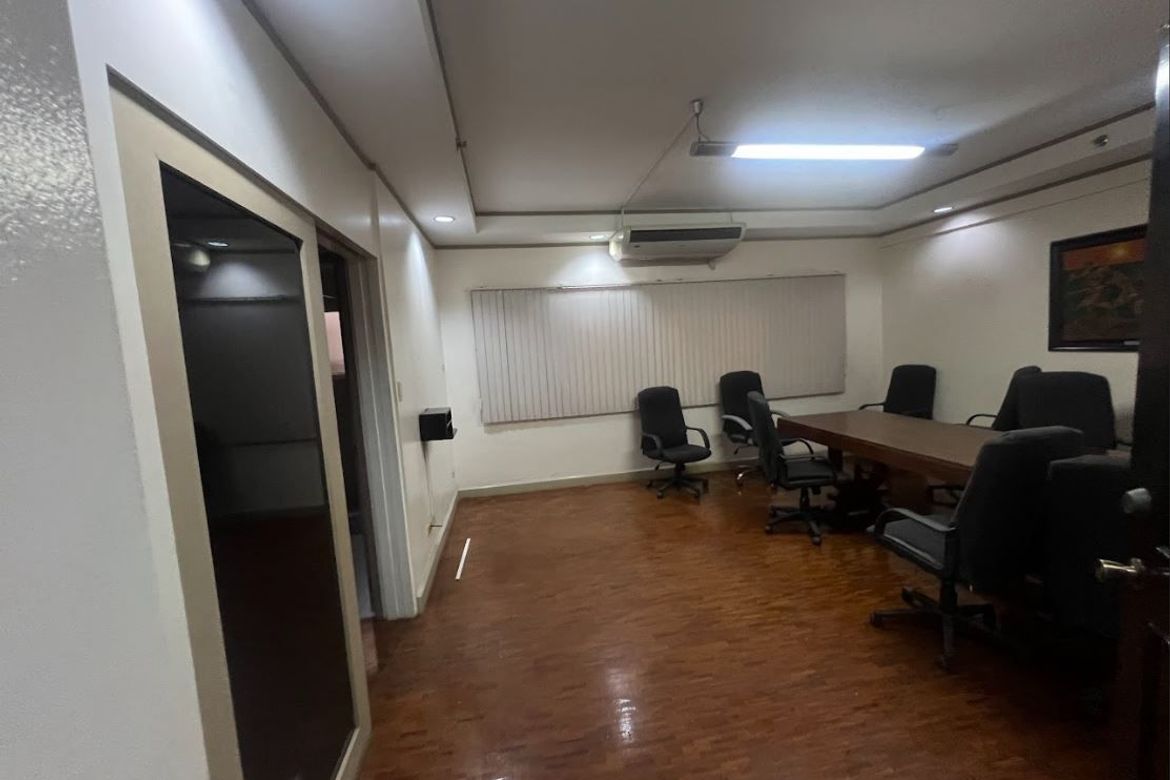 18 Bedroom Shophouse for Sale in South Triangle, Quezon City, Metro Manila – photo 4