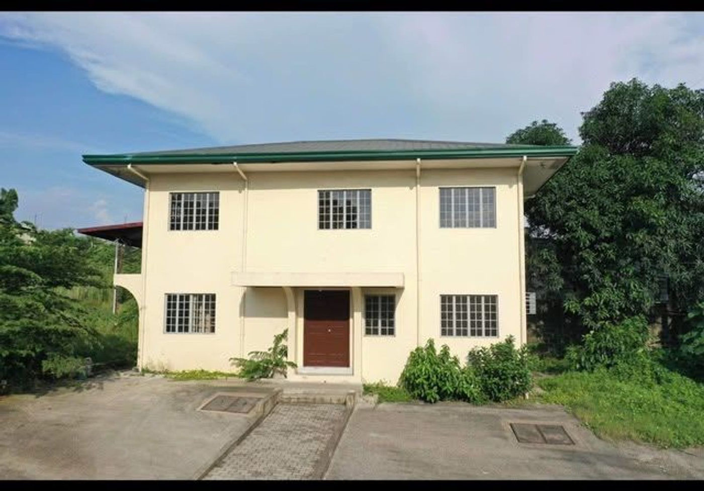 2,830 SQM Commercial Property with Warehouse and Equipment Yard for Sale in Ugong, Valenzuela – photo 2