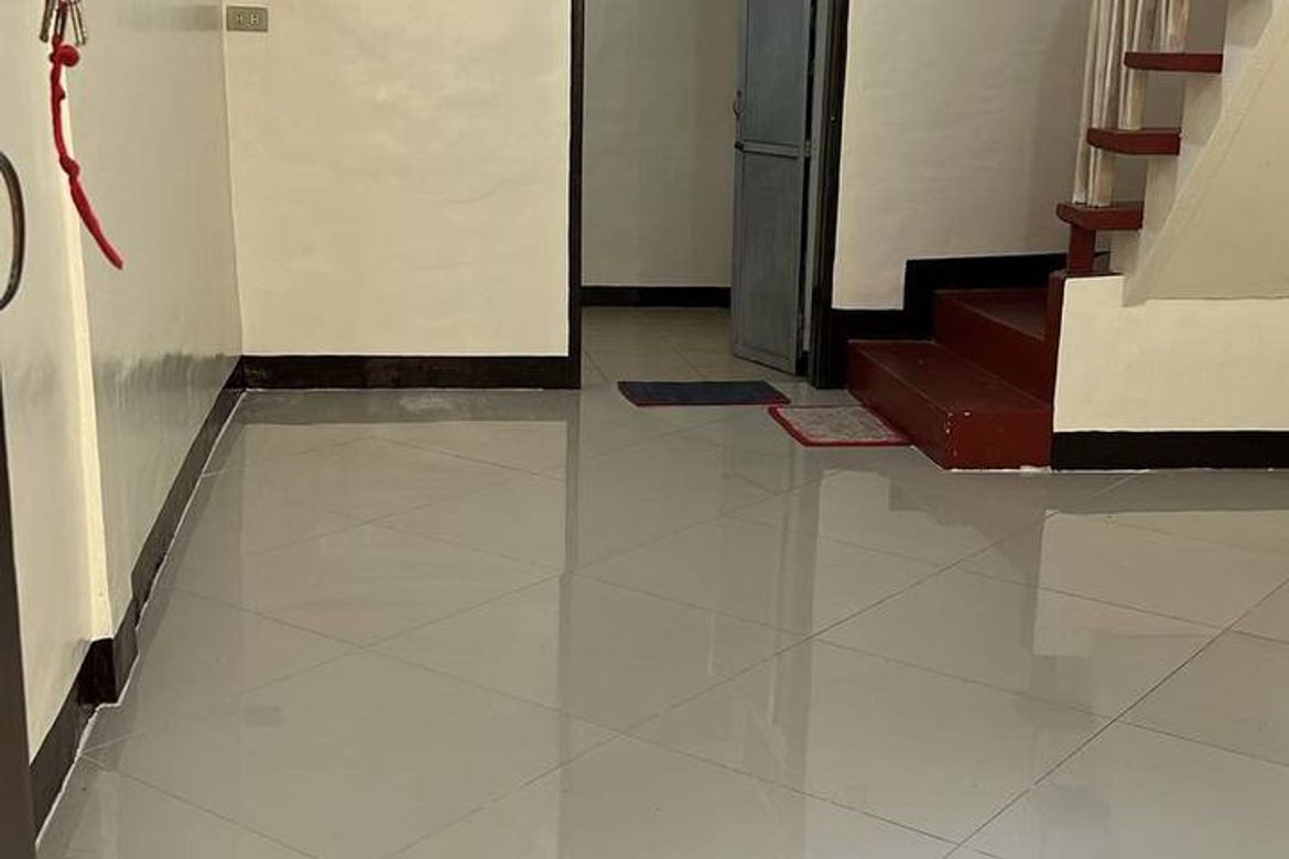 2 Bedroom Apartment for Rent in Kamuning, Quezon City, Metro Manila near MRT-3 Kamuning photo 3