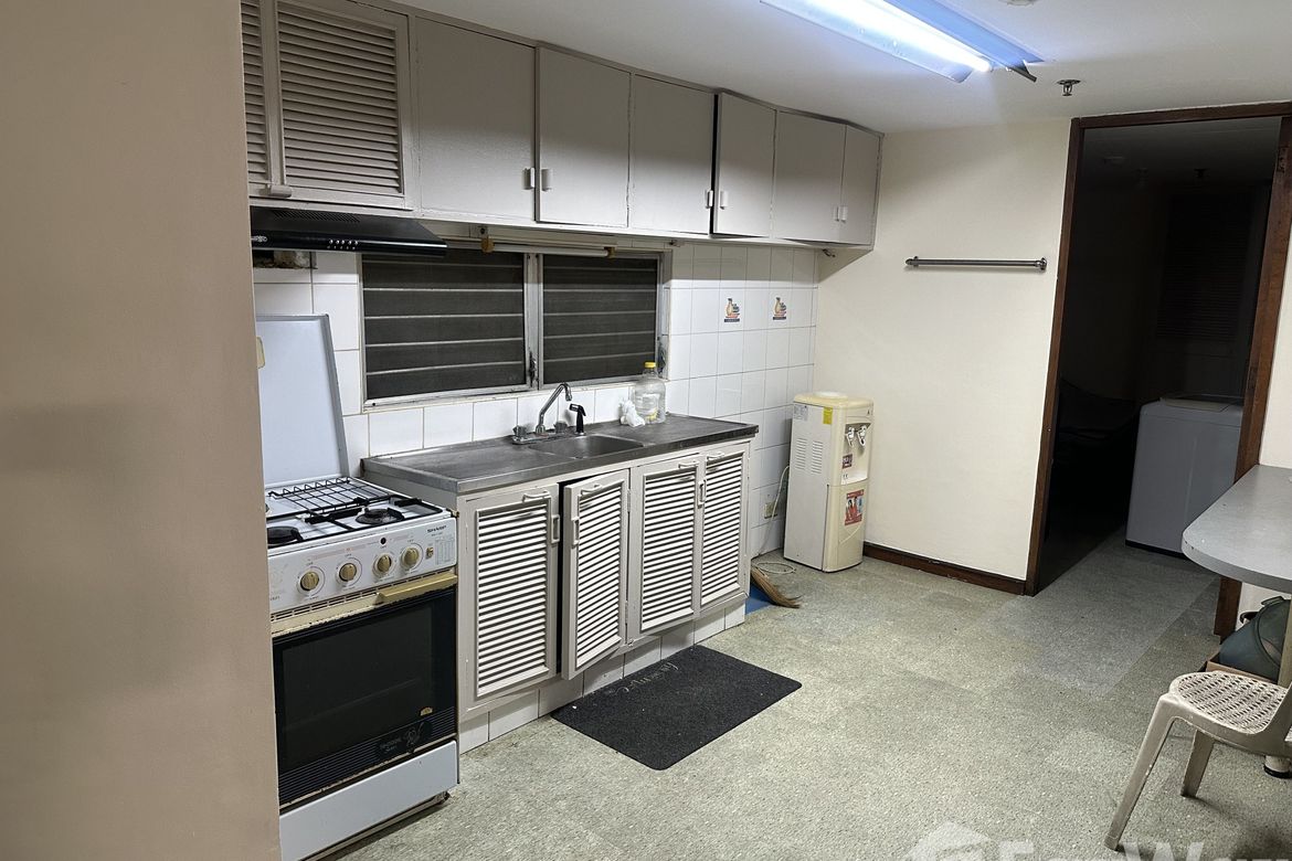 2 Bedroom Apartment for Rent in San Lorenzo, Makati, Metro Manila photo 4