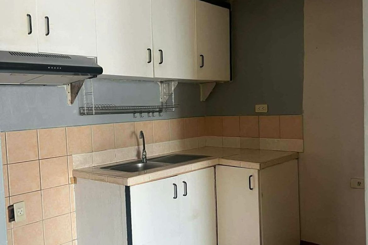 2 Bedroom Apartment for Sale in Barangka Ilaya, Mandaluyong, Metro Manila near MRT-3 Boni