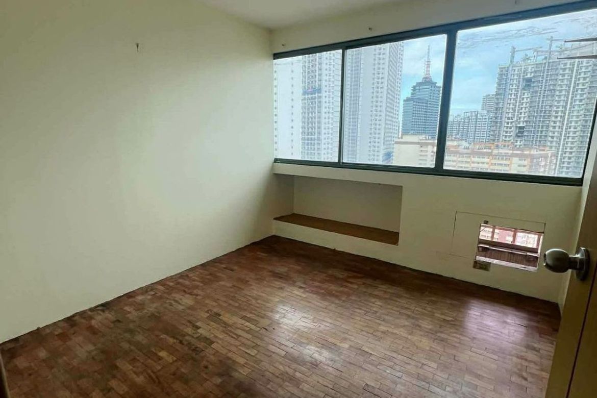 2 Bedroom Apartment for Sale in Barangka Ilaya, Mandaluyong, Metro Manila near MRT-3 Boni – photo 3