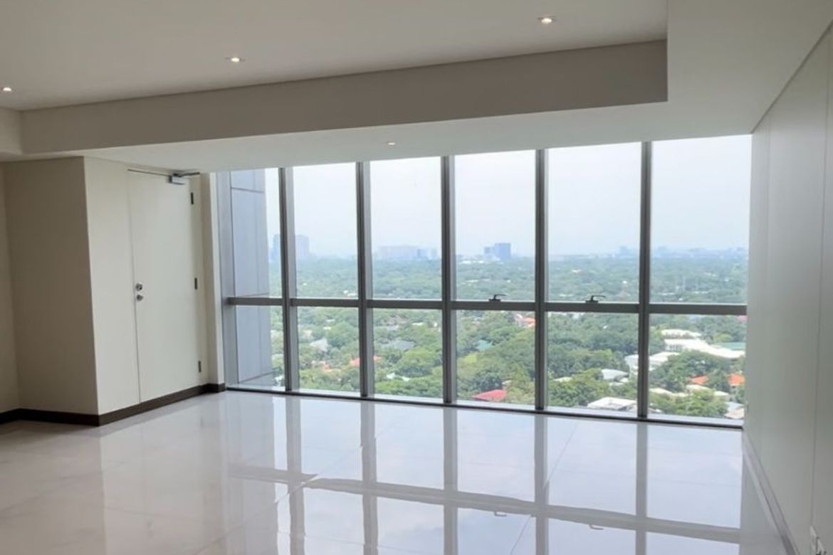 2 Bedroom Apartment for Sale in Park Central Towers, Urdaneta, Makati, Metro Manila near MRT-3 Ayala