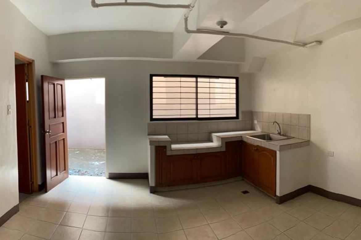 2 Bedroom Commercial for Rent in Malate, Manila, Metro Manila near LRT-1 Vito Cruz
