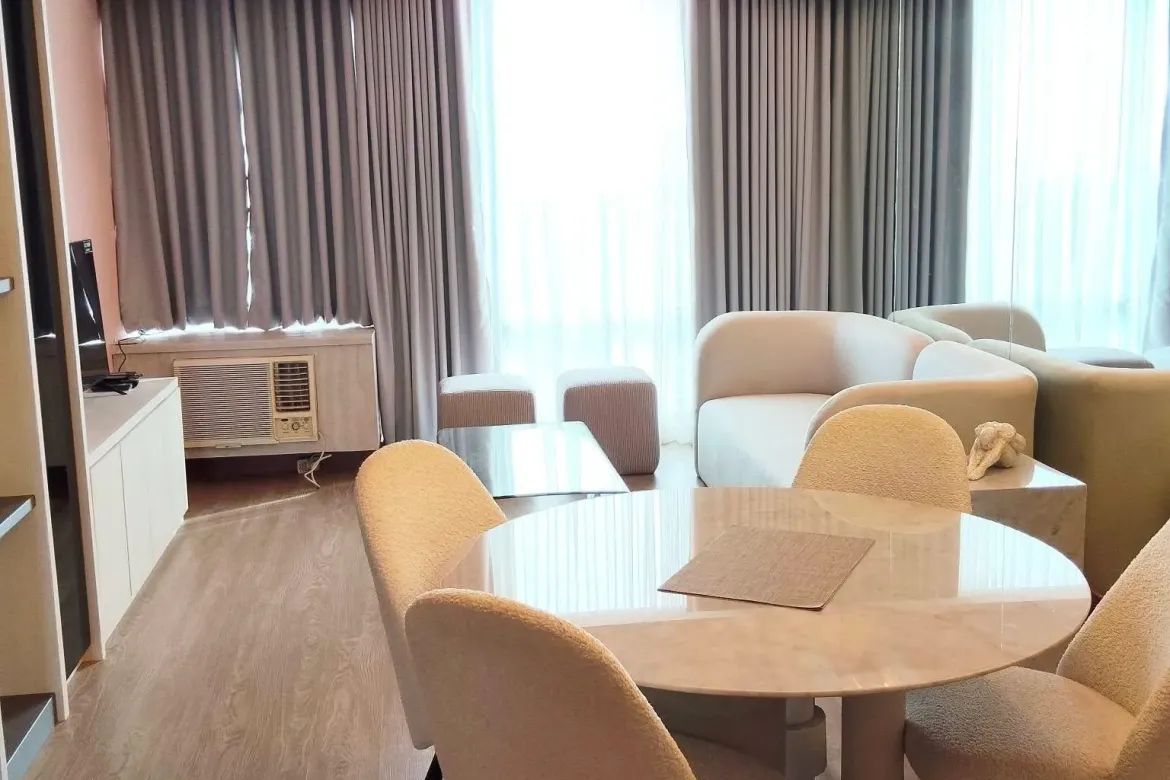 2 Bedroom Condo for Rent in Bellagio Towers, BGC, Taguig, Metro Manila near MRT-3 Buendia photo 2