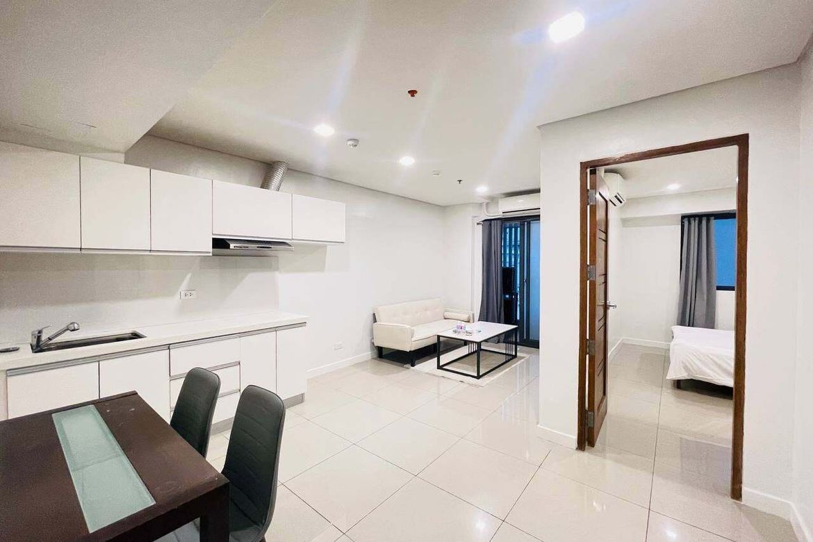 2 Bedroom Condo for Rent in Don Galo, Parañaque, Metro Manila photo 4