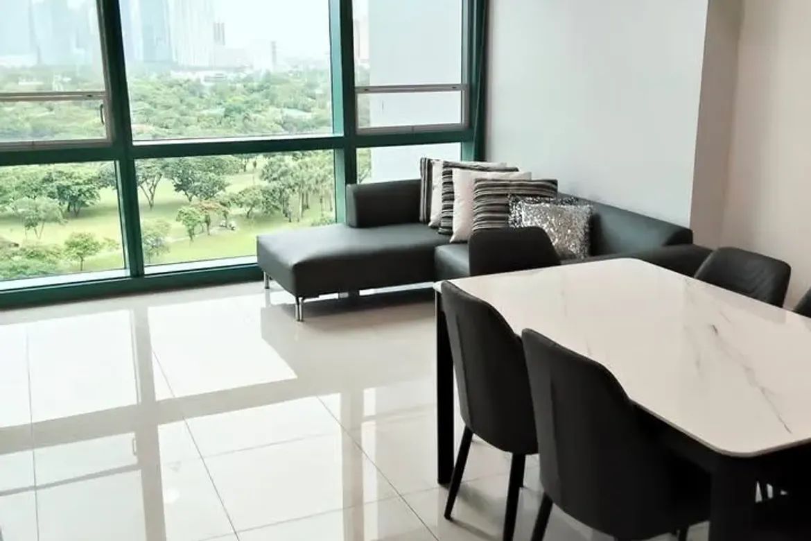 2 Bedroom Condo for Rent in EIGHT FORBESTOWN ROAD, Bagong Tanyag, Taguig, Metro Manila
