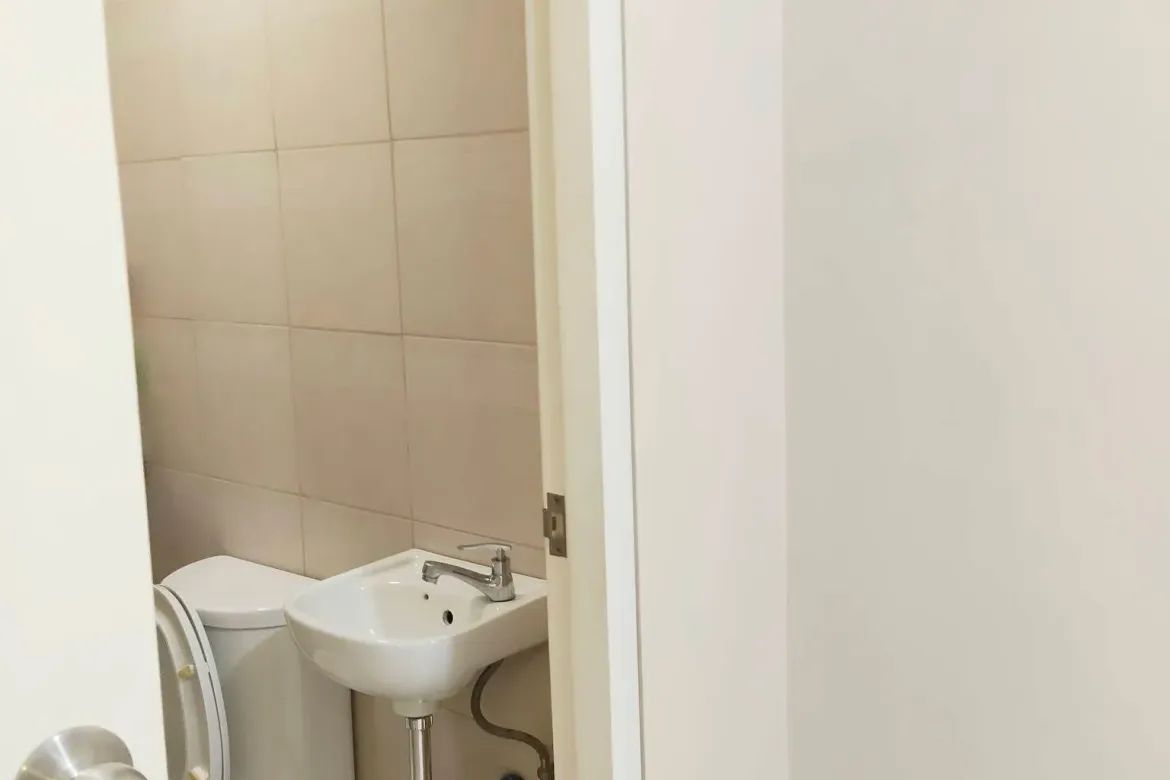 2 Bedroom Condo for Rent in EIGHT FORBESTOWN ROAD, Bagong Tanyag, Taguig, Metro Manila photo 8