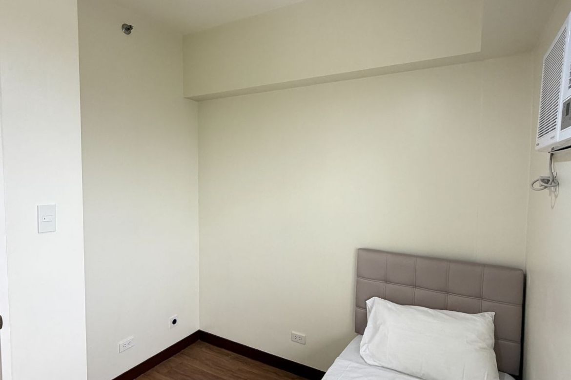 2 Bedroom Condo for Rent in Fairlane Residences, Kapitolyo, Pasig, Metro Manila near MRT-3 Boni photo 7