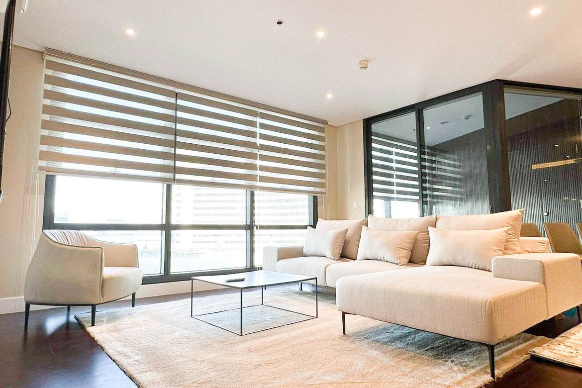2 Bedroom Condo for Rent in Garden Towers, San Lorenzo, Makati, Metro Manila near MRT-3 Ayala