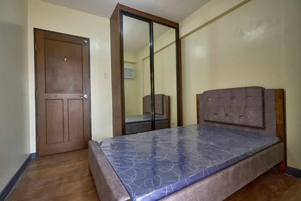 2 Bedroom Condo for Rent in Magnolia Place, Talipapa, Quezon City, Metro Manila photo 3