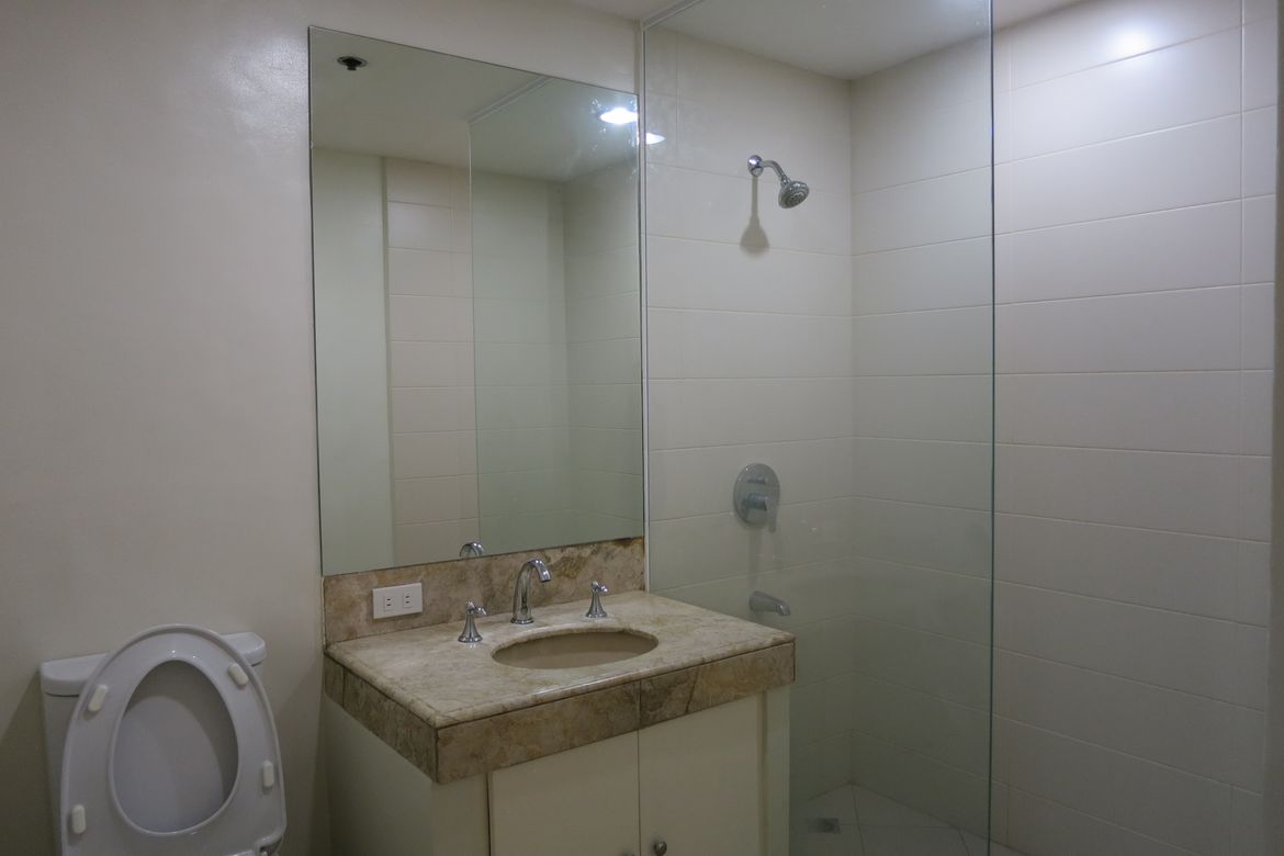 2 Bedroom Condo for Rent in Malate, Manila, Metro Manila near LRT-1 Vito Cruz photo 8