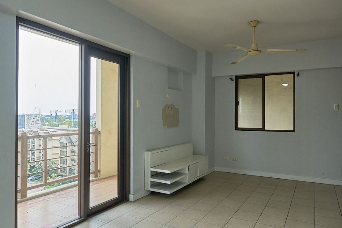 2 Bedroom Condo for Rent in Merville, Parañaque, Metro Manila photo 7