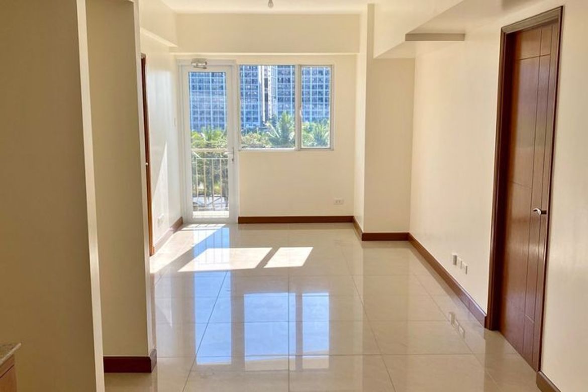 2 Bedroom Condo for Rent in Palm Beach West, Barangay 76, Pasay, Metro Manila near LRT-1 Libertad