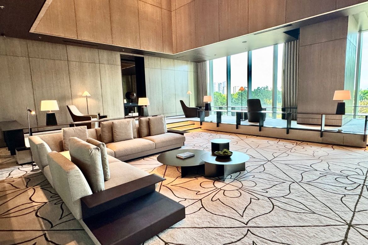 2 Bedroom Condo for Rent in Park Central Towers, Urdaneta, Makati, Metro Manila near MRT-3 Ayala
