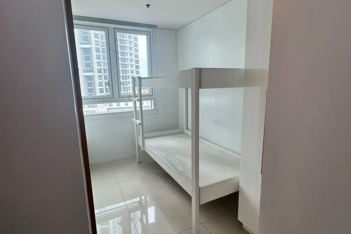 2 Bedroom Condo for Rent in Park Terraces, San Lorenzo, Makati, Metro Manila near MRT-3 Ayala photo 5