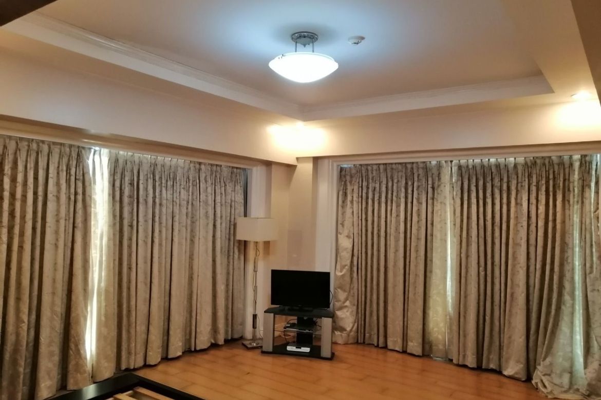 2 Bedroom Condo for Rent in San Lorenzo, Makati, Metro Manila near MRT-3 Ayala photo 3